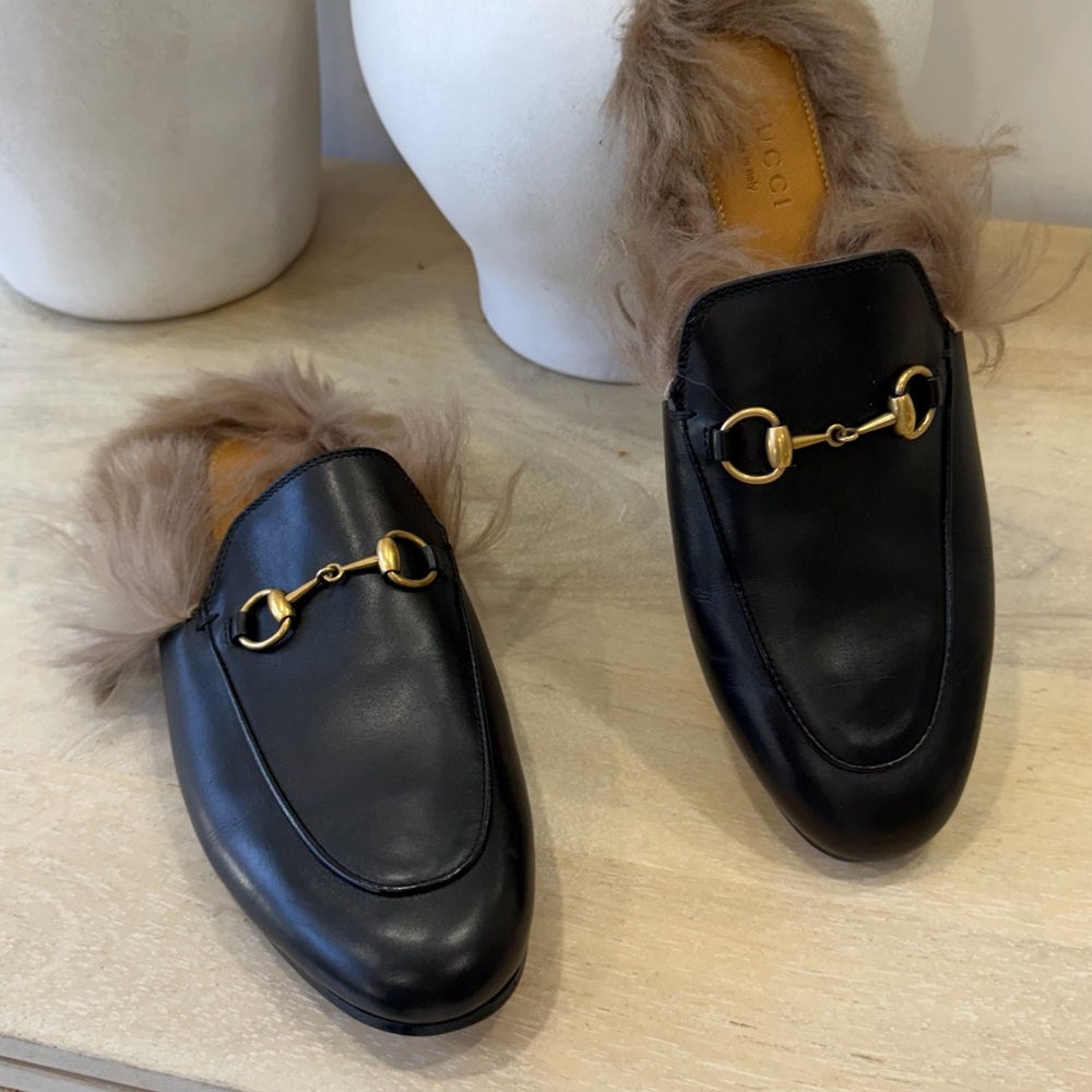 Gucci Black Leather Loafers with Brown Fur and Gold Hardware